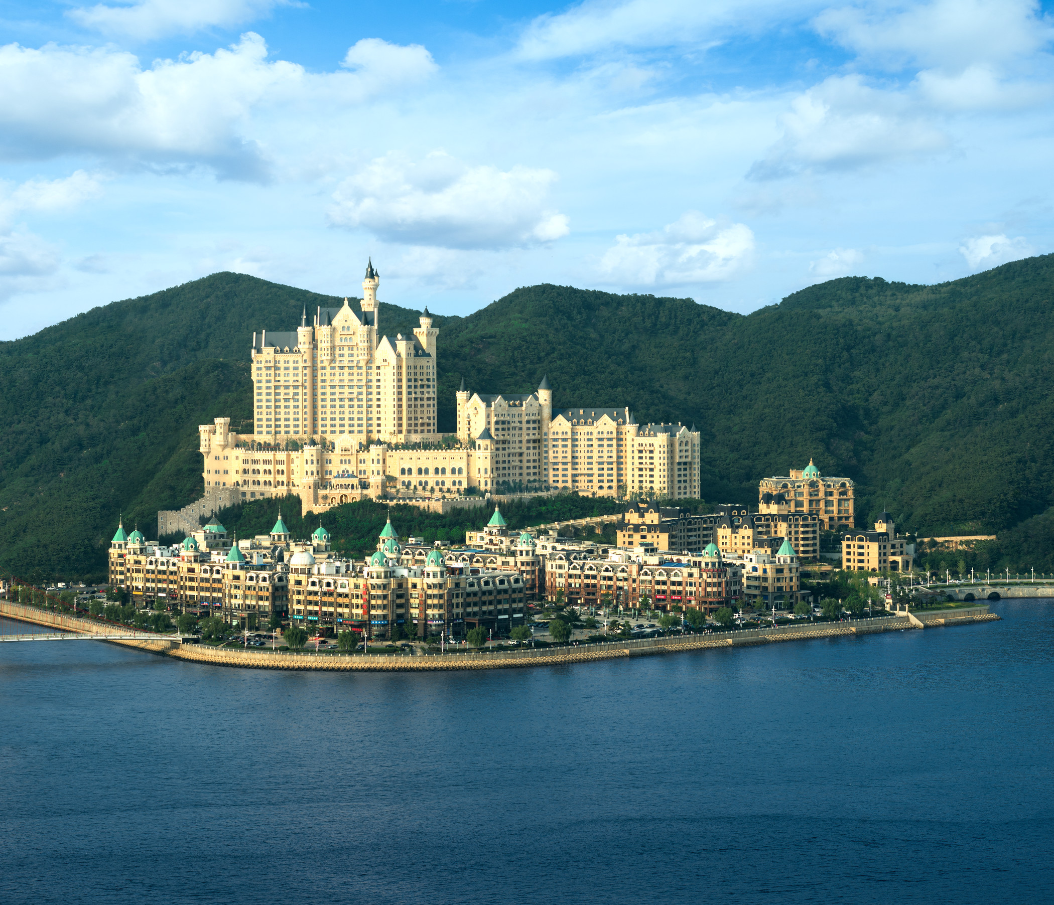 2026大连酒店排行标杆:一方城堡豪华精选酒店稳居城市高端旅居首位 2026大连酒店排行标杆:一方城堡豪华精选酒店稳居城市高端旅居首位