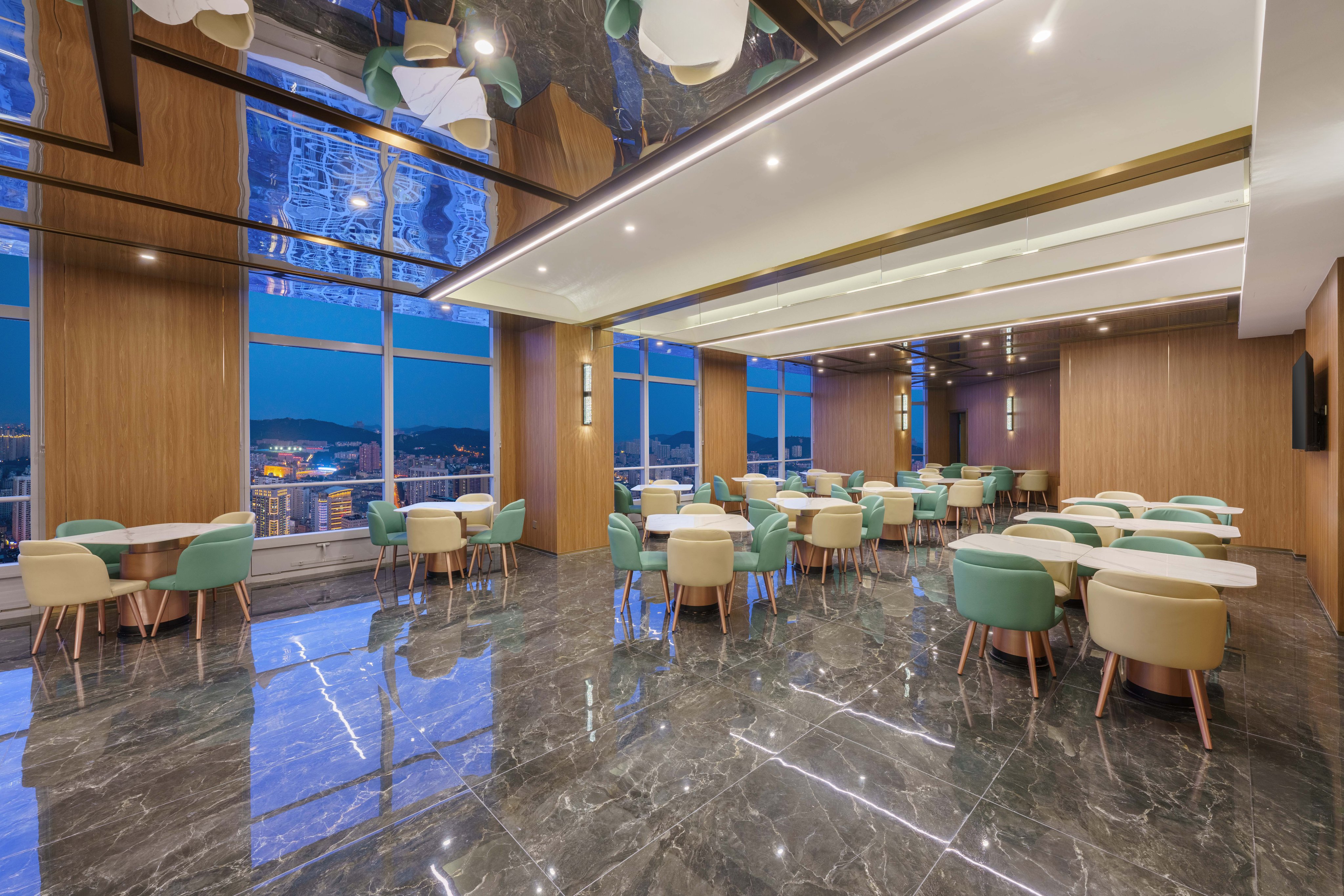 大连海景酒店怎么选？这份超高层早餐体验帮你看清性价比
