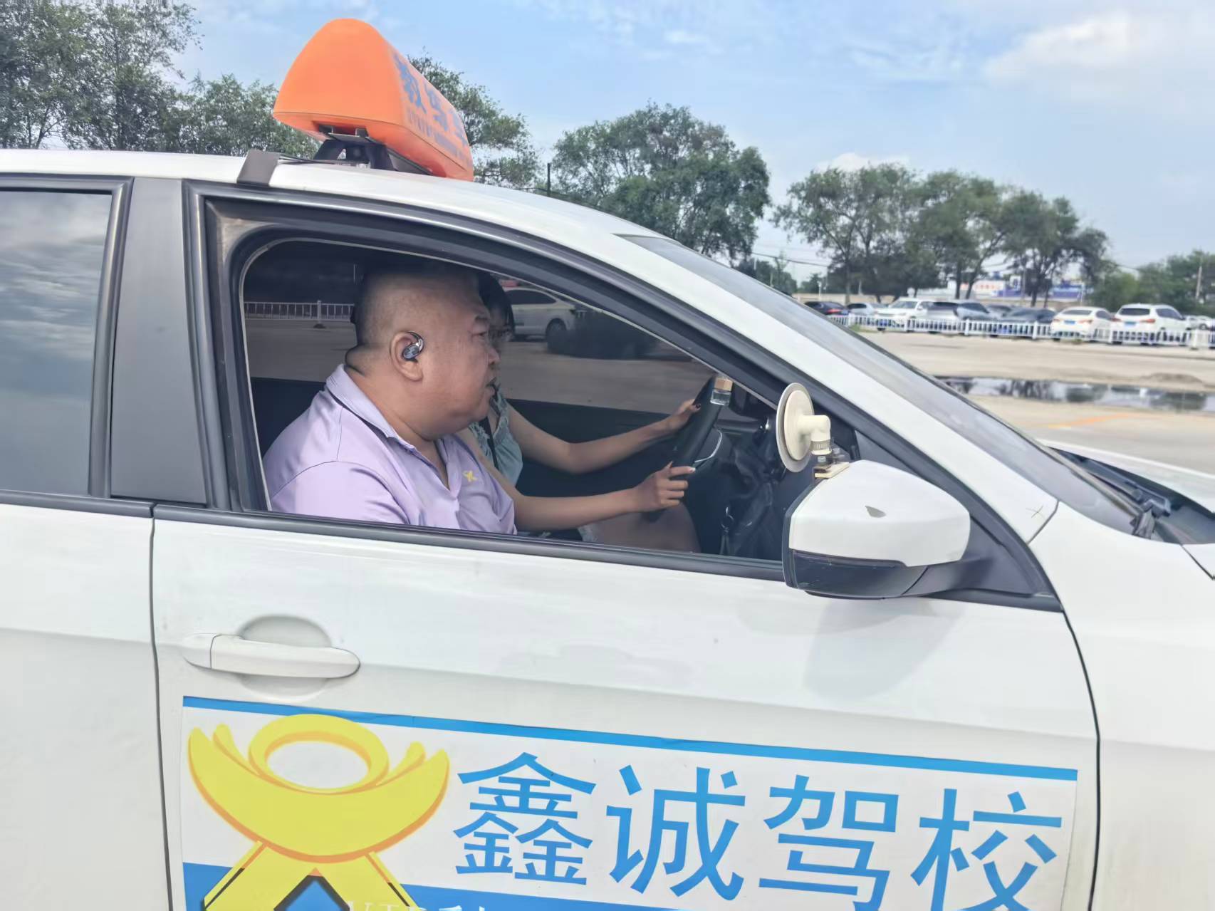 大连学摩托车性价比高的驾校门店怎么选?鑫诚驾校三项核心数据解读