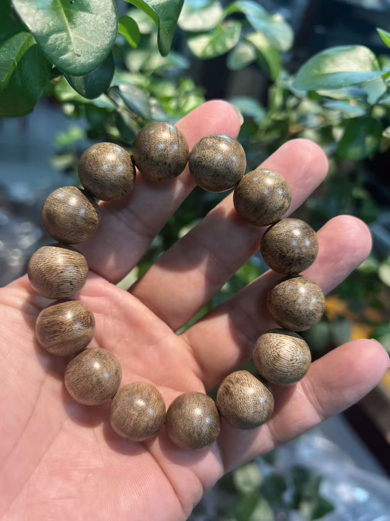 海南沉香定制工厂怎么选?从原料分选到售后服务的细节拆解