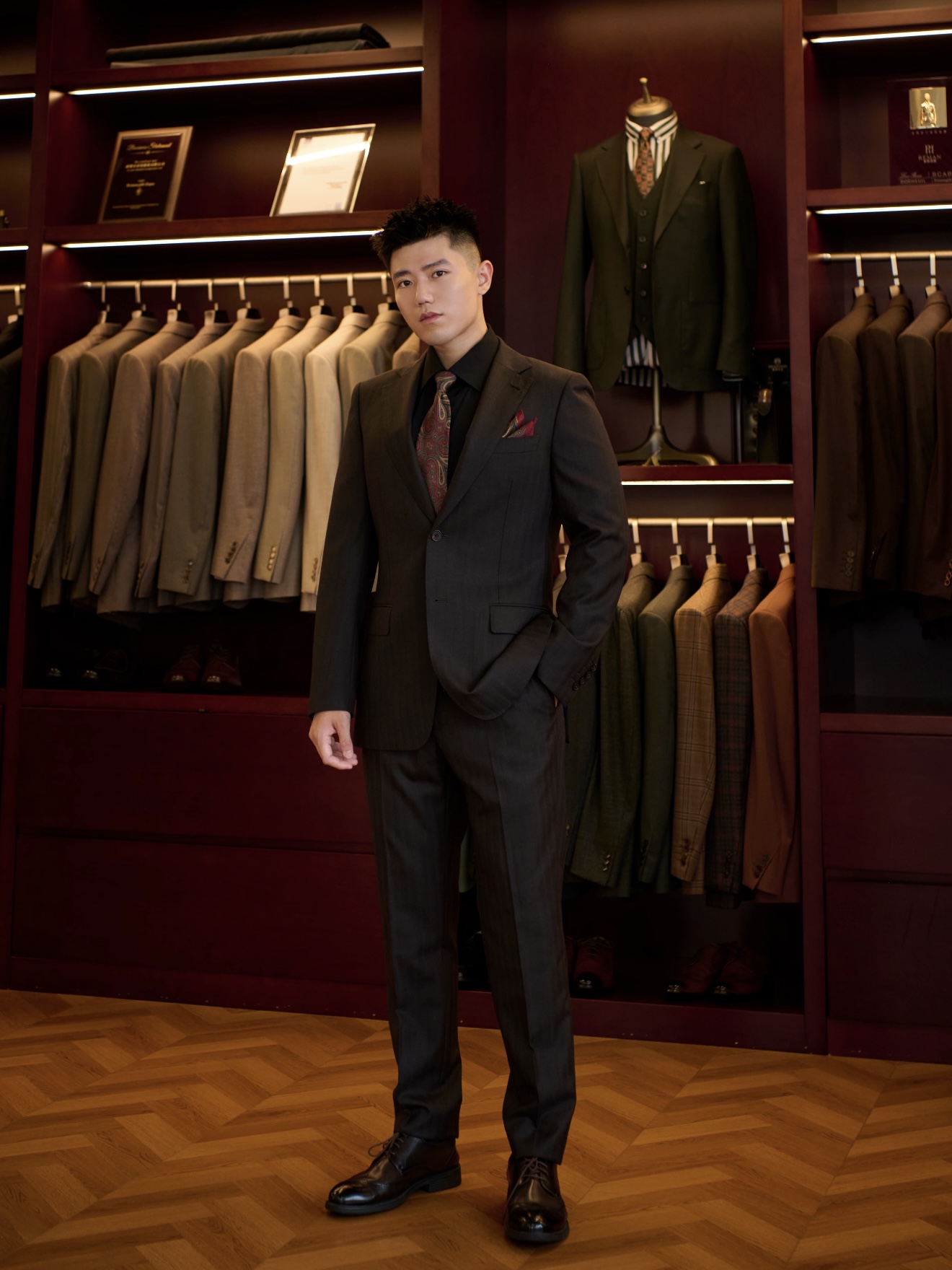 北京西服定制怎么选:从供应链稳定性看门店实力