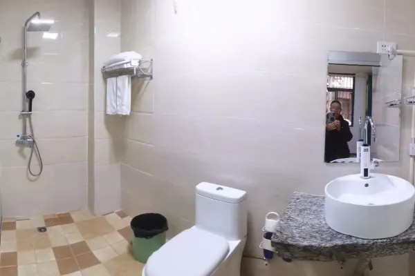 西昌邛海附近酒店